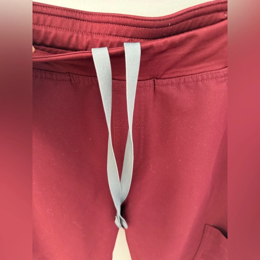 Figs Axim Scrub Men's Burgundy Pants (Size S)